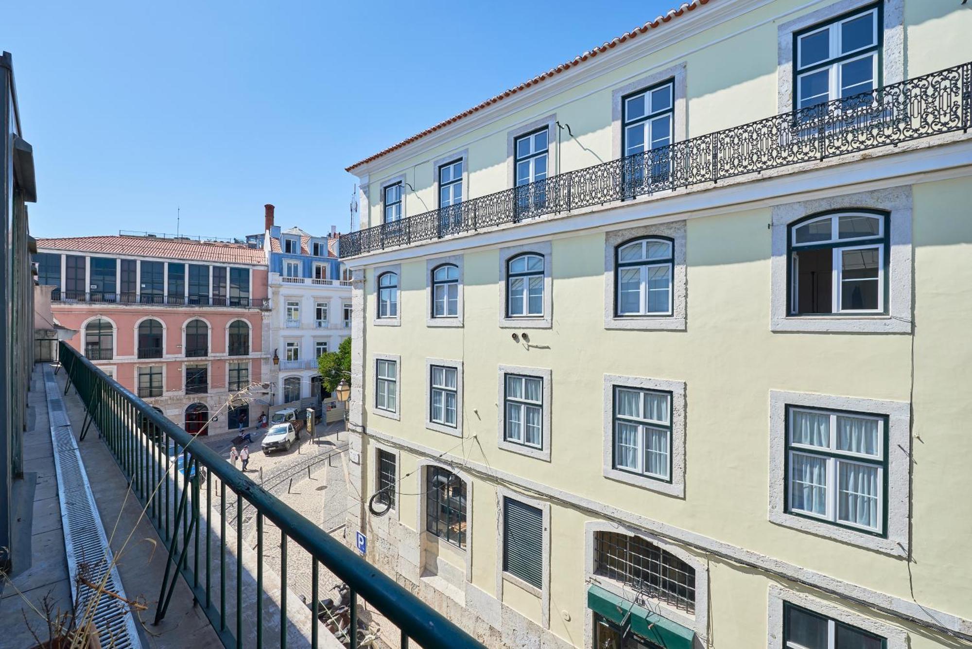 Casa Portuguesa Carmo Lisbon Exterior photo